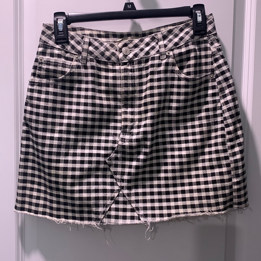Topshop Checkered Mini Skirt. Worn once. Perfect condition. Size 6